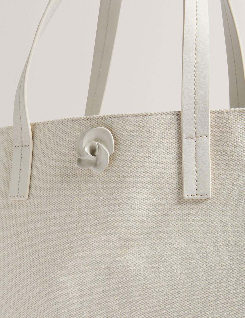 Women Ted Baker AUDOS - Rose Detail Wide Canvas Tote Bags Ecru | YGHM35680