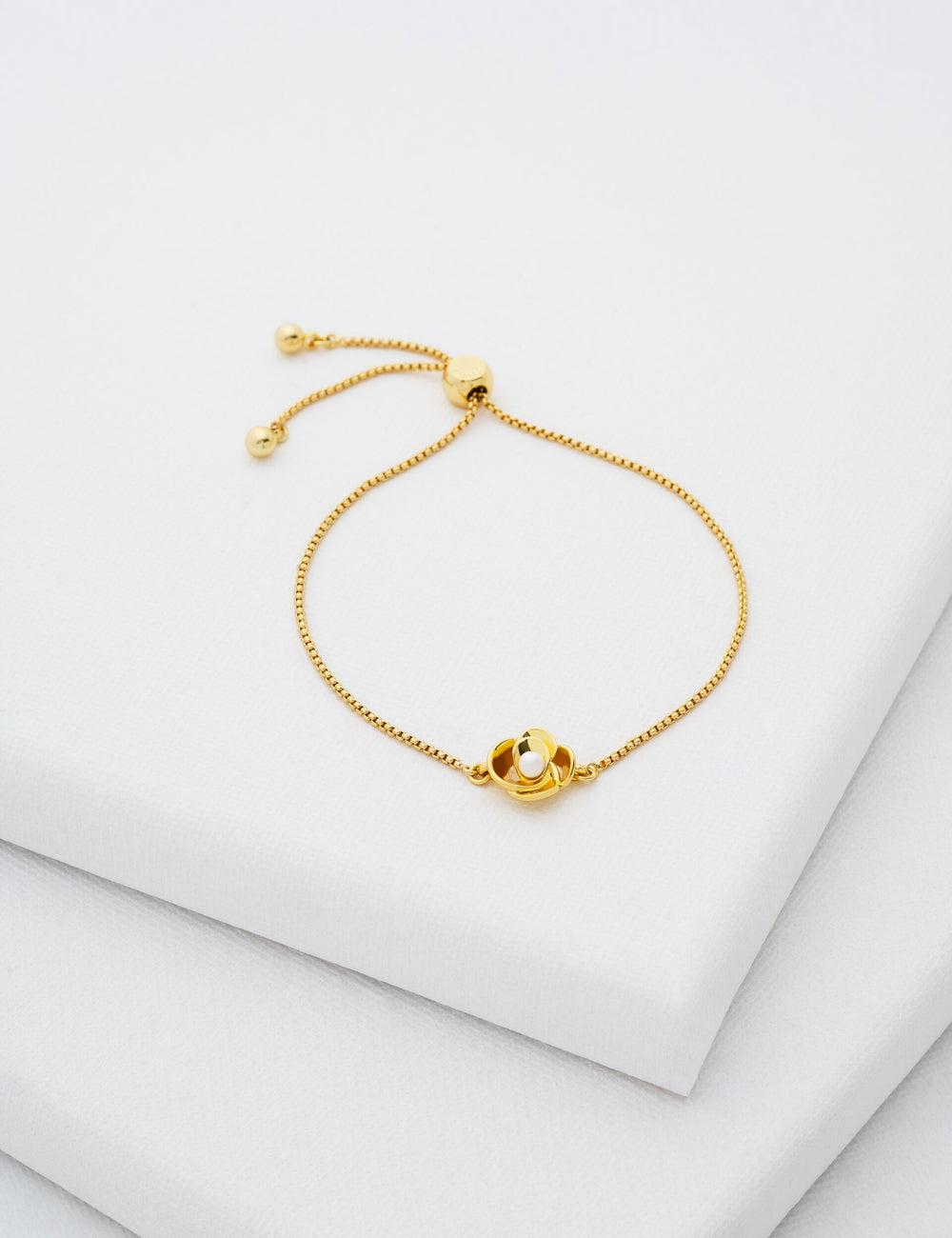 Women Ted Baker FLORIE - Pearl Flower Adjustable Chain Bracelets Gold | SOHF94678