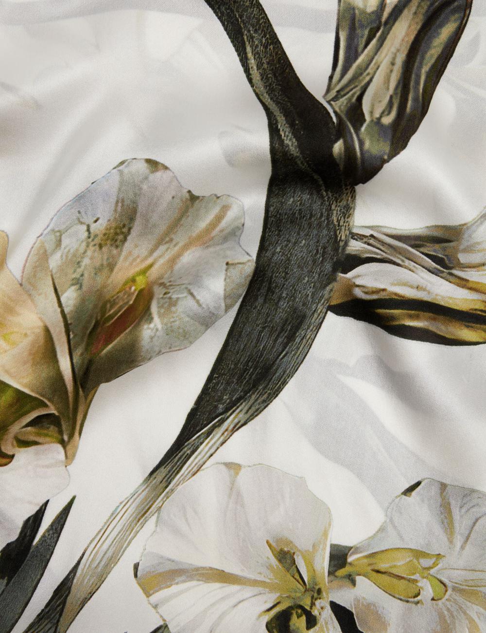Women Ted Baker IRISSI - Floral Graphic Print Square Silk Scarves Ecru | GZFR95038