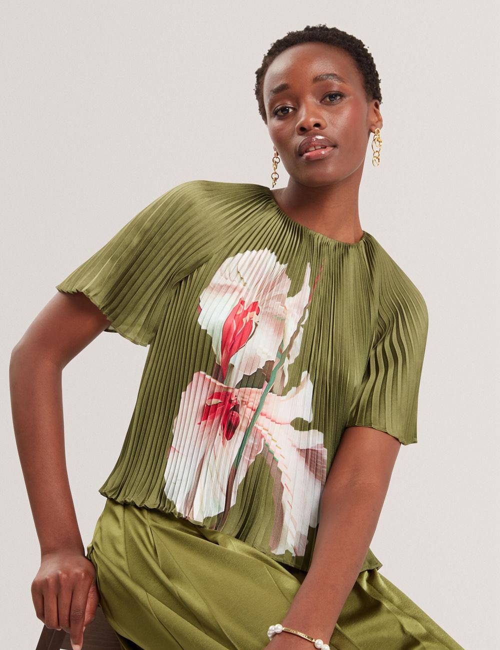 Women Ted Baker LIONAA - Floral Graphic Pleated Satin Short Sleeve Blouses Green | KZHV79816