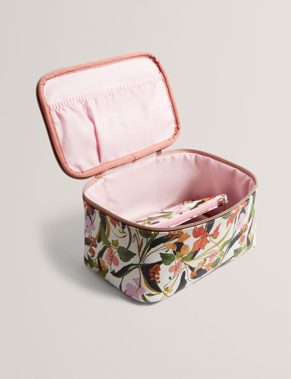Women Ted Baker LOUISII - Floral PU Top Handle Large Wash Bags Nat-White | CSUQ78051