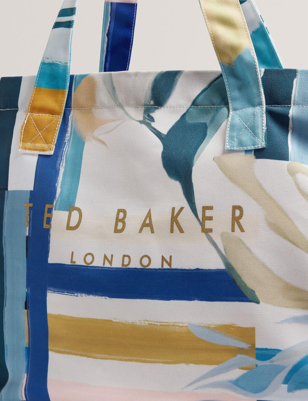 Women Ted Baker SHELYSS - Printed Beach & Flip Flops Set Tote Bags Green | GVZT47903