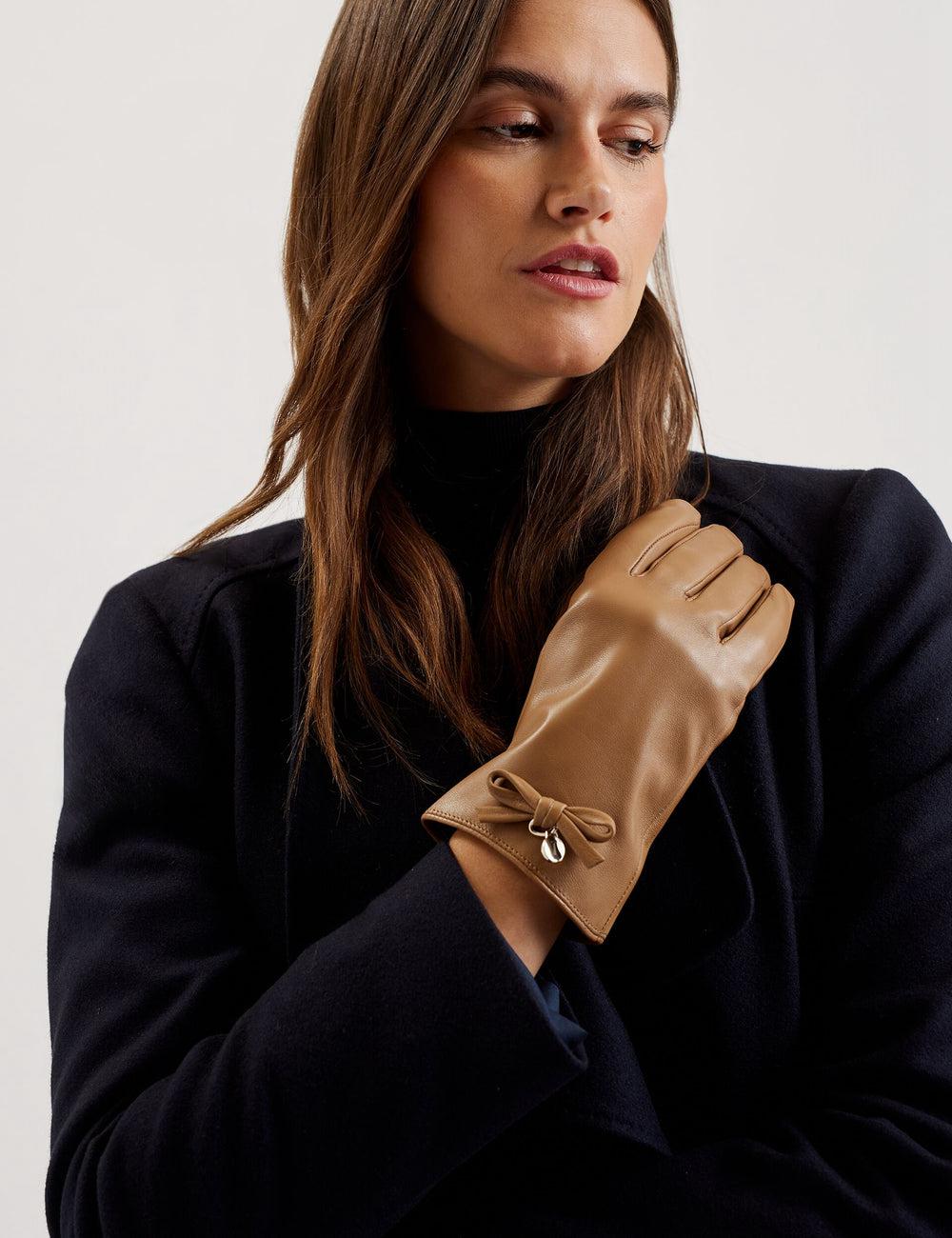 Women Ted Baker SHERYYS - Bow Detail Soft Leather Gloves Camel | AGST52091